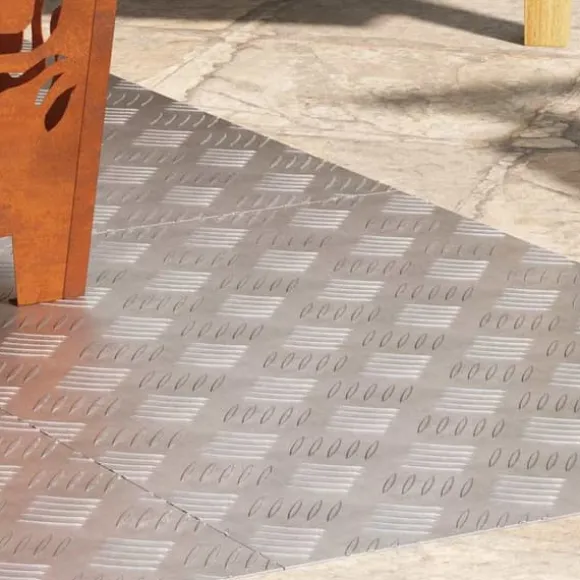 Aluminium Checker Plader 4 stk - Skridsikre Trin til Trappermiljøer | 70x50 cm | Farve: Sølv