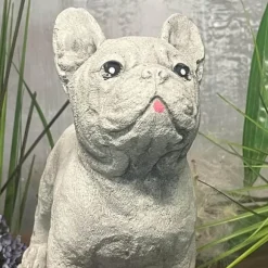 Beton Bulldog - En smuk stående hundestatue til din have!
