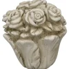 Betonskulptur af en buket roser i en potte