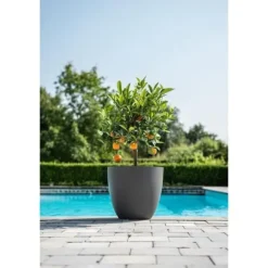 Blomkruka - TRÄDGÅRD ID - Phoenix antracit - 48 x 42 cm - 100 % återvunnen och återvinningsbar - Frost- och UV-beständig - För utomhusbruk