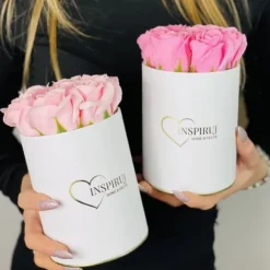 Blomsterkasse Inspiruj - Lyserød kasse med sæberoser - nr. 17 Mix fuchsia grøn gul