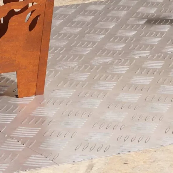 4-delt Aluminium Checker Plader - Skridsikre Trappetrin | Størrelse: 90x50 cm | Farve: Sølv