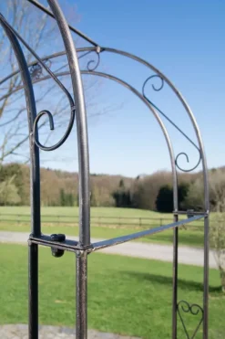 Eksklusiv Iron Rose Arch - Climbing Aid - Holdable & Elegant Design - Garden Accessory