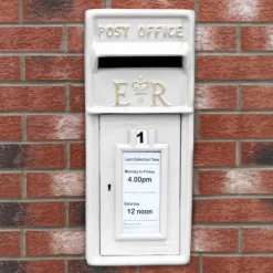 Engelsk postkasse - hvid | Royal Mail Låst postkasse Bryllupsdekoration Dåpsdekorationer Havedekorationer Begivenheder Britisk