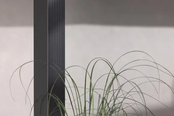 FURNLUX UDENDØRS PERGOLA LAZIO GRÅ & SORT 295 CM