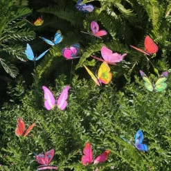OBOSOE 50-Pack 3D sommerfugl havedekoration – vandtæt PVC blomsterpind ornamenter til udendørs brug