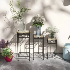 Outsunny 3-delt stabelbart plantestativ blomsterbord blomsterholder med rattan-look plantestativ til have altan metal guld