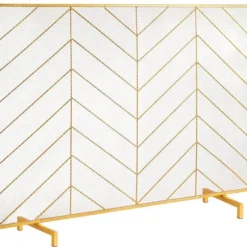 Pejseskærm i enkeltpanel, robust jernnet. Mål: 980(L) x 758(H) mm. Nem installation, fritstående gnistbeskyttelse til moderne stuer.