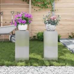 Planteholdere i rustfrit stål - Minimalistisk udendørs design | Størrelse: 24x24x55 cm | Farve: Sølv | 2 pcs