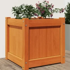 Plantekasse i massivt fyrretræ - Dekorativ til haven | Mål: 40x40x40 cm | Farve: Gyldenbrun