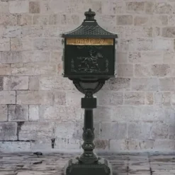 Postkasse med piedestal aluminium vintagestil rustbestandig grøn - Postkasse Med Piedestal - Postkasser Med Piedestaler - Home & Living