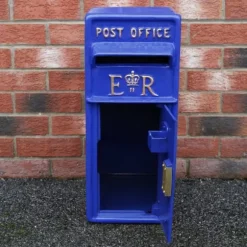 Skotsk Postkasse - Blå | Royal Mailbox med Lås Bryllupspynt Dekorationer til Barnedåb Dekorationer til Haven Dekorationer til Haven Begivenheder Briti | CDON