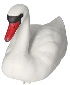 SVANE SVØMMER SOM EN HAVEFIGURE