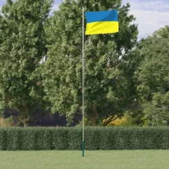 Teleskopisk flagstang med ukrainsk flag - Slidstærkt design | Længde: 6,23 m