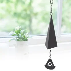 Triangulära Wind Chimes Courtyard Bell Pendel Heminredning Iron Black med hängande ring för trädgård