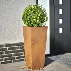 Vejrbestandig havekrukke i stål - Plantekasse | Størrelse: 35x35x75 cm | Farve: Brun