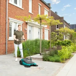 VONROC Fejemaskine - manuel | 65 cm fejebredde | Til Store og Hårde Overflader Inde og Ude | 18 liters beholder | 2600m²/t
