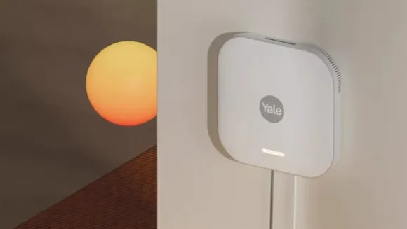 Yale Smart Alarm Starter Kit 7 varer - Kontrolpanel, Tastatur, 2x Bevægelsessensor, 2x Vindue/Dørsensor